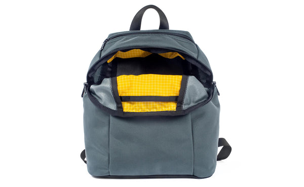 The Sprout in Steel (medium-grey) 1050 Ballistic in Solaris 200 Halcyon interior.